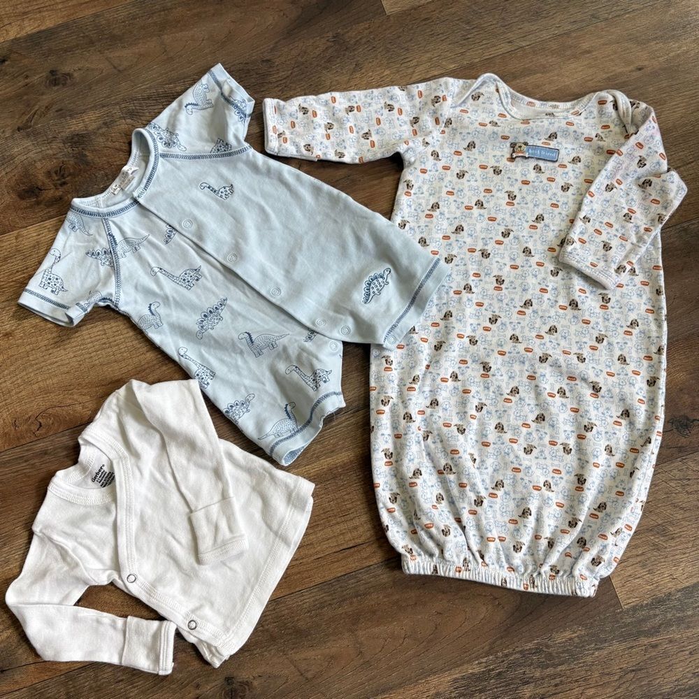 Lot of 3 Baby Boy Outfits 0-3 mo Kissy Kissy Carter's Open Bottom Sleeper Romper